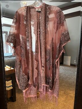 David and Young Sheer Paisley Fringe Kimono in Mauve